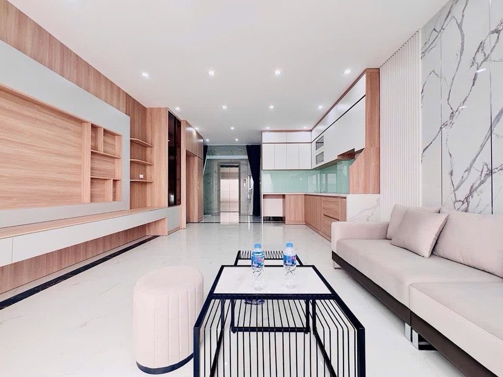 Bán nhà Bùi Xương Trạch - diện tích 47m2 6 tầng - Gara ô tô, thang máy - giá 18,3 tỷ