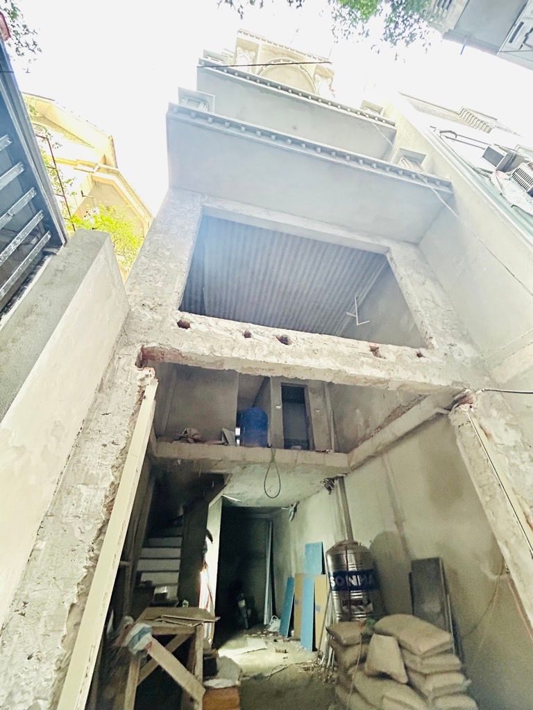 Bán nhà Nam Dư - diện tích 50m2 6 tầng - GẦN PHỐ - NHIỀU TIỆN ÍCH XUNG QUANH - giá 13,5 tỷ