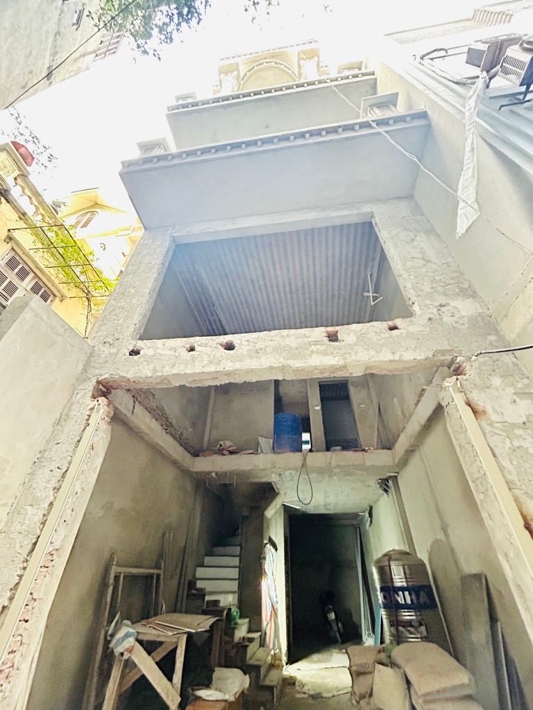 Bán nhà Nam Dư - diện tích 50m2 6 tầng - GẦN PHỐ - NHIỀU TIỆN ÍCH XUNG QUANH - giá 13,5 tỷ