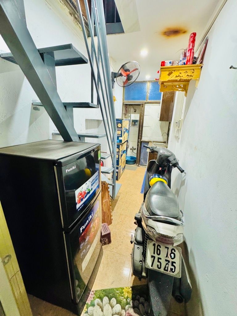 Bán nhà Văn Hương - diện tích 7,5m2 3 tầng - Nhà nhỏ xinh - giá 2,39 tỷ