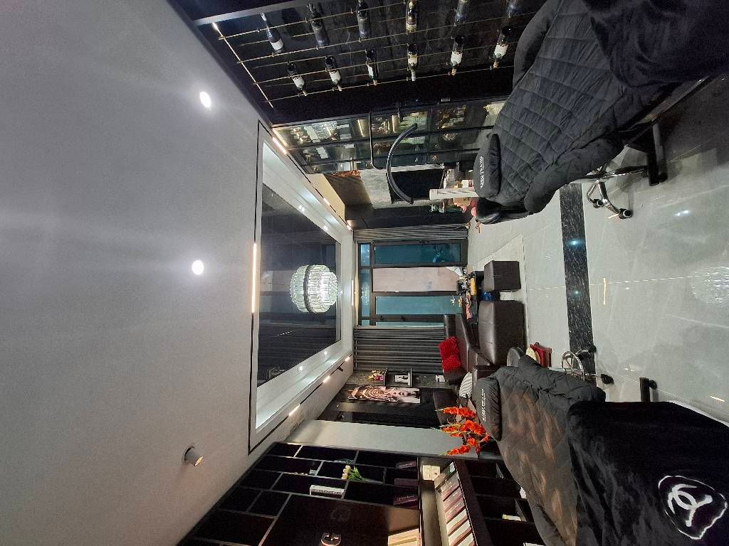 Bán nhà Kim Giang - diện tích 39m2 7 tầng - Lô góc, thang máy - giá 15,6 tỷ