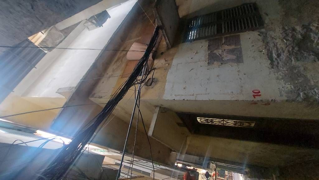 Bán nhà Ngõ chợ Khâm Thiên - diện tích 64m2 3 tầng - Lô góc - giá 6,8 tỷ