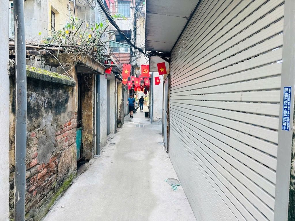 Bán nhà Bùi Ngọc Dương - diện tích 100m2 1 tầng - Hai mặt ngõ thông - giá 4,55 tỷ