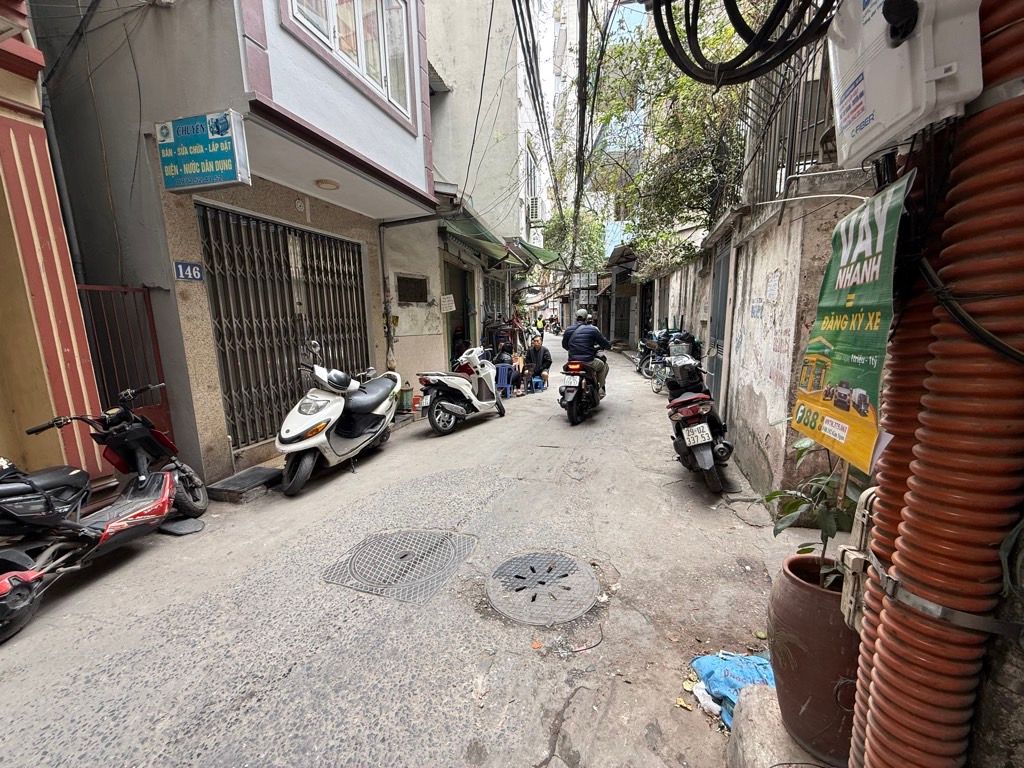 Bán nhà Đê Trần Khát Trân - diện tích 32,3m2 4 tầng - Ô TÔ - KINH DOANH - LÔ GÓC - NHÀ ĐẸP Ở NGAY - giá 9,3 tỷ