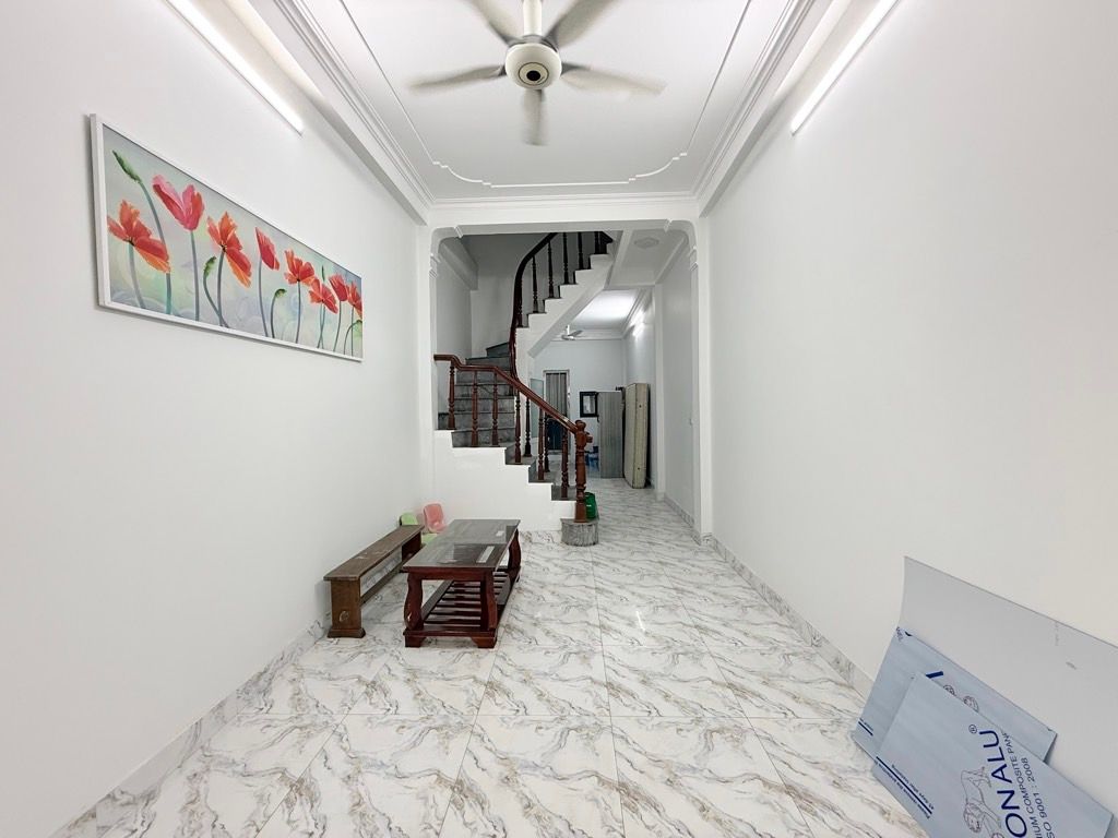 Bán nhà Hoàng Mai - diện tích 41m2 4 tầng - Ngõ rộng thoáng - giá 12,2 tỷ