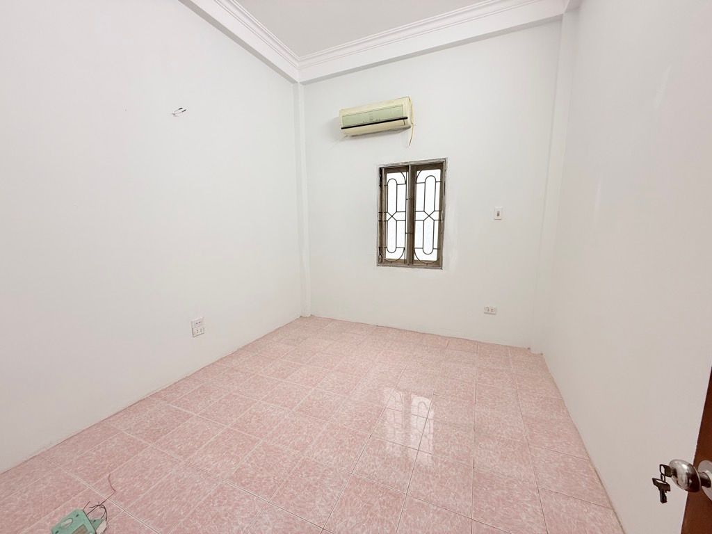 Bán nhà Hoàng Mai - diện tích 41m2 4 tầng - Ngõ rộng thoáng - giá 12,2 tỷ