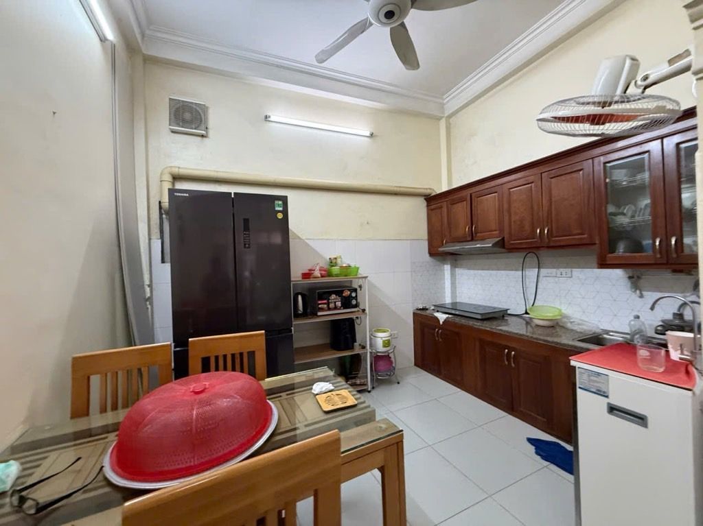 Bán nhà Định Công Thượng - diện tích 34.4m2 4 tầng - Sổ đỏ chính chủ - giá 7,6 tỷ