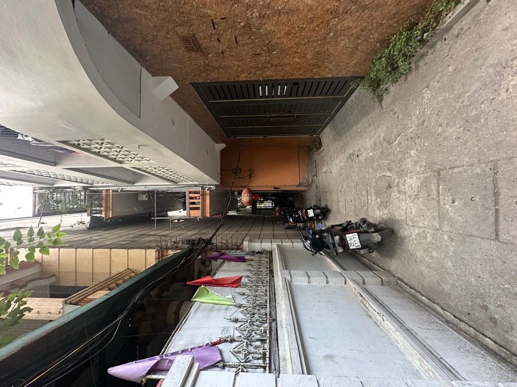 Bán nhà Hòa Bình - diện tích 34m2 3 tầng - Lô góc - giá 10 tỷ