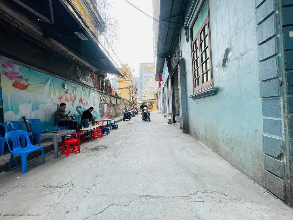 Bán nhà Đại Từ - diện tích 45,8m2 3 tầng - Gần phố, ngõ thông - giá 13,6 tỷ