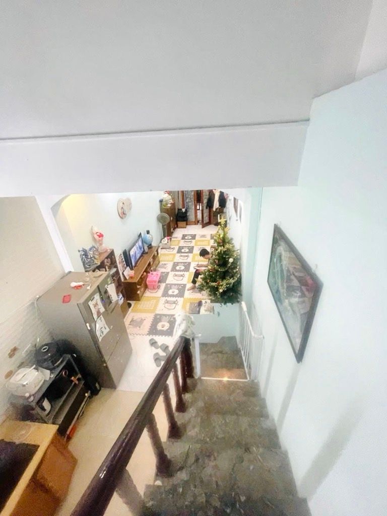 Bán nhà Ngõ Thống Nhất - diện tích 40.2m2 5 tầng - Nhà dân xây chắc chắn, gần các trường ĐH lớn - giá 9,7 tỷ