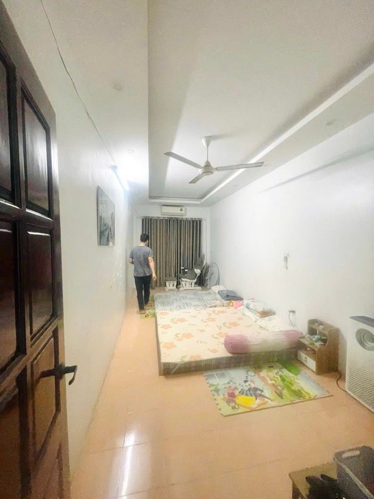 Bán nhà Ngõ Thống Nhất - diện tích 40.2m2 5 tầng - Nhà dân xây chắc chắn, gần các trường ĐH lớn - giá 9,7 tỷ