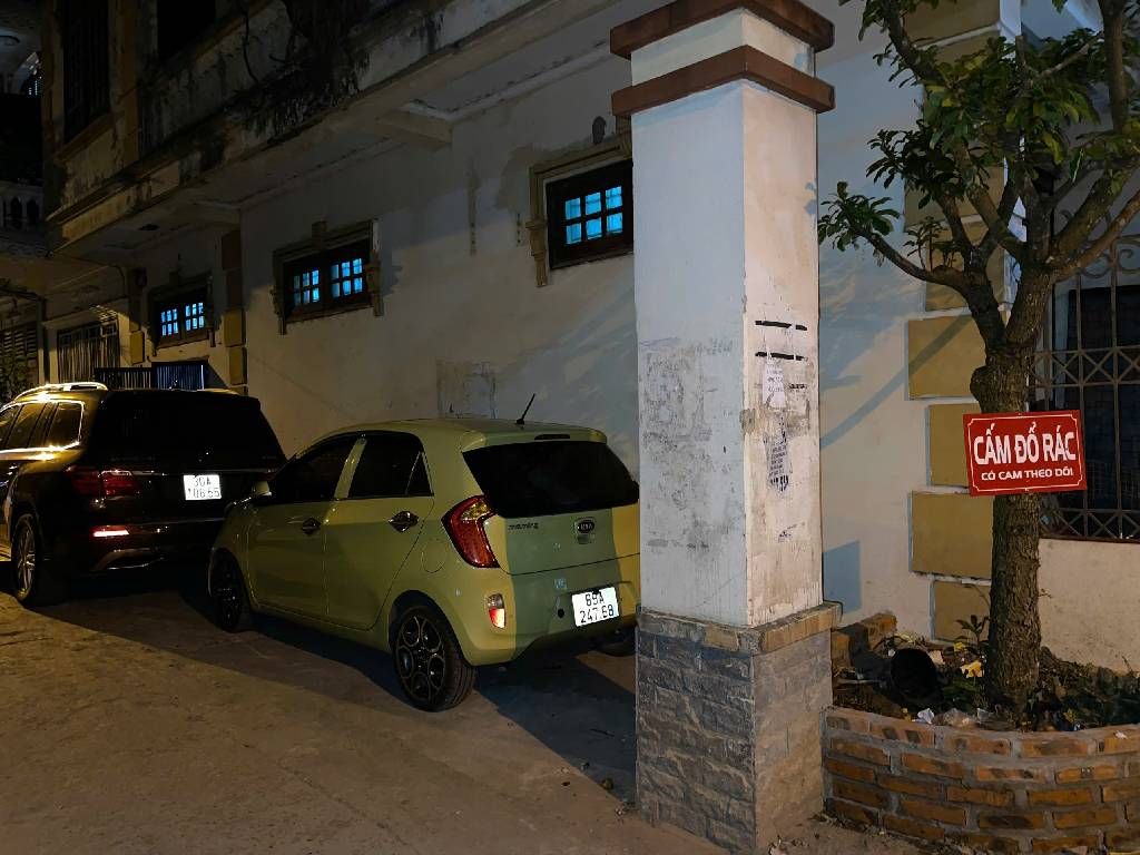 Bán nhà Trương Định - diện tích 50.2m2 4 tầng - Lô góc 2 mặt tiền - giá 20 tỷ