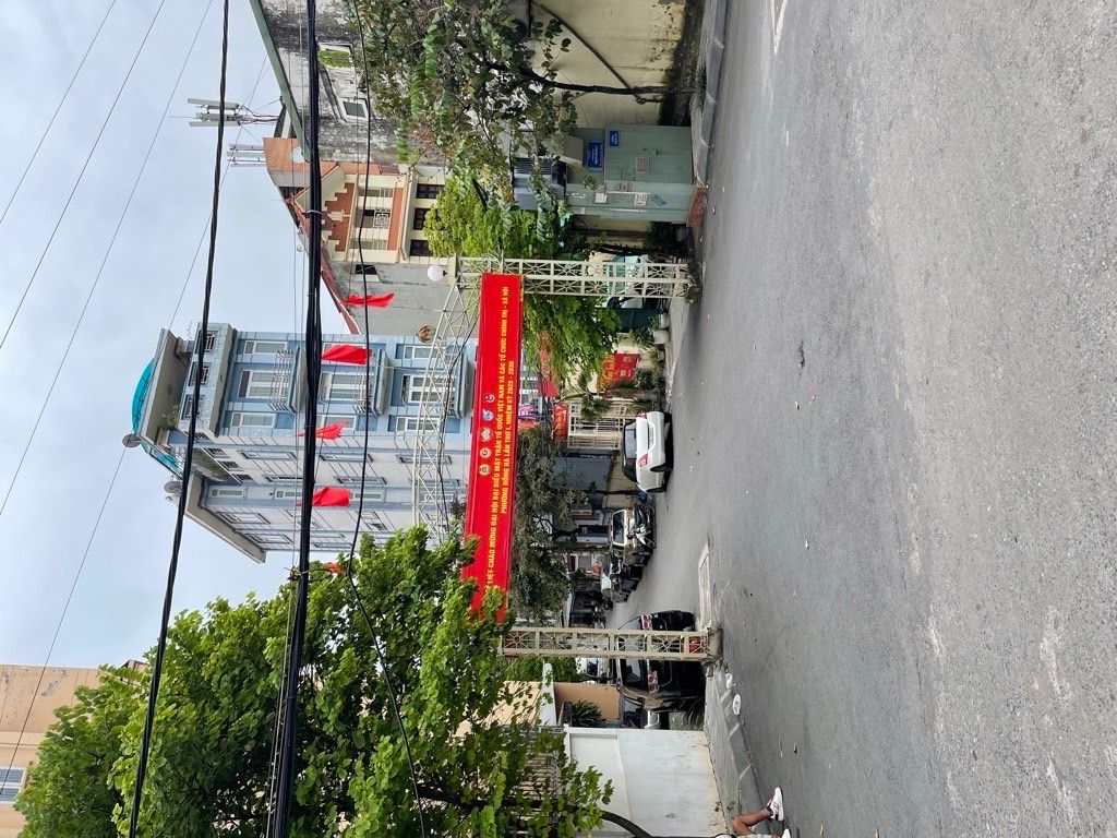 Bán nhà Nguyễn Khoái - diện tích 77,9m2 3 tầng - Ô tô đỗ cửa - giá 18,5 tỷ