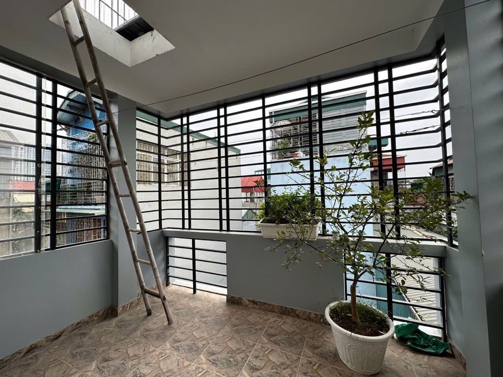 Bán nhà Chùa Quỳnh - diện tích 34.5m2 5 tầng - Lô góc thoáng sáng - giá 12 tỷ