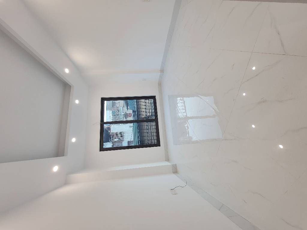 Bán nhà Thúy Lĩnh - diện tích 30m2 6 tầng - Ô TÔ ĐỖ CỔNG - giá 7,6 tỷ