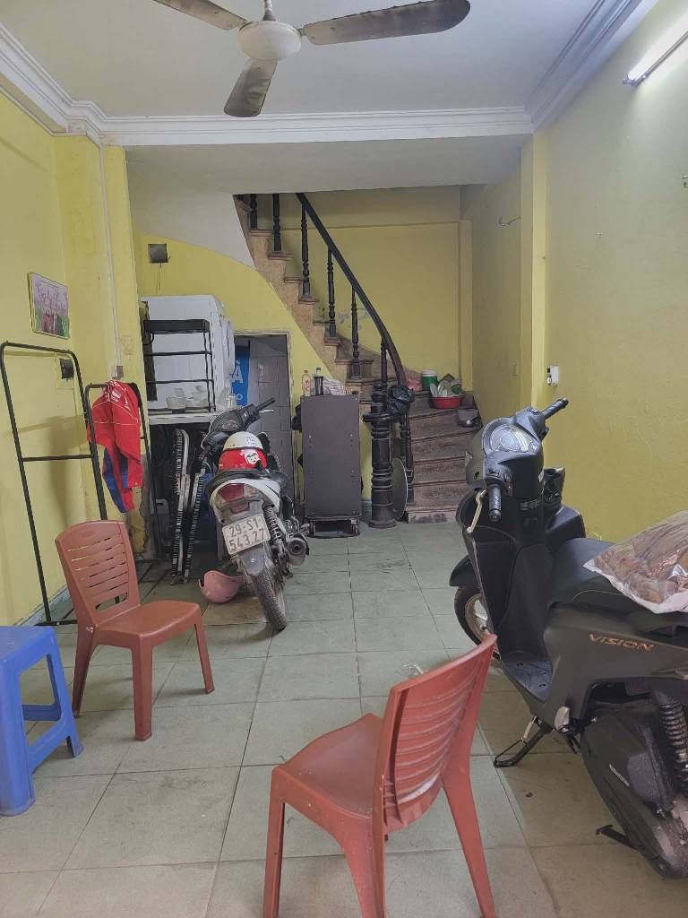 Bán nhà Yên Lãng - diện tích 21m2 4 tầng - ô tô tránh - giá 5 tỷ