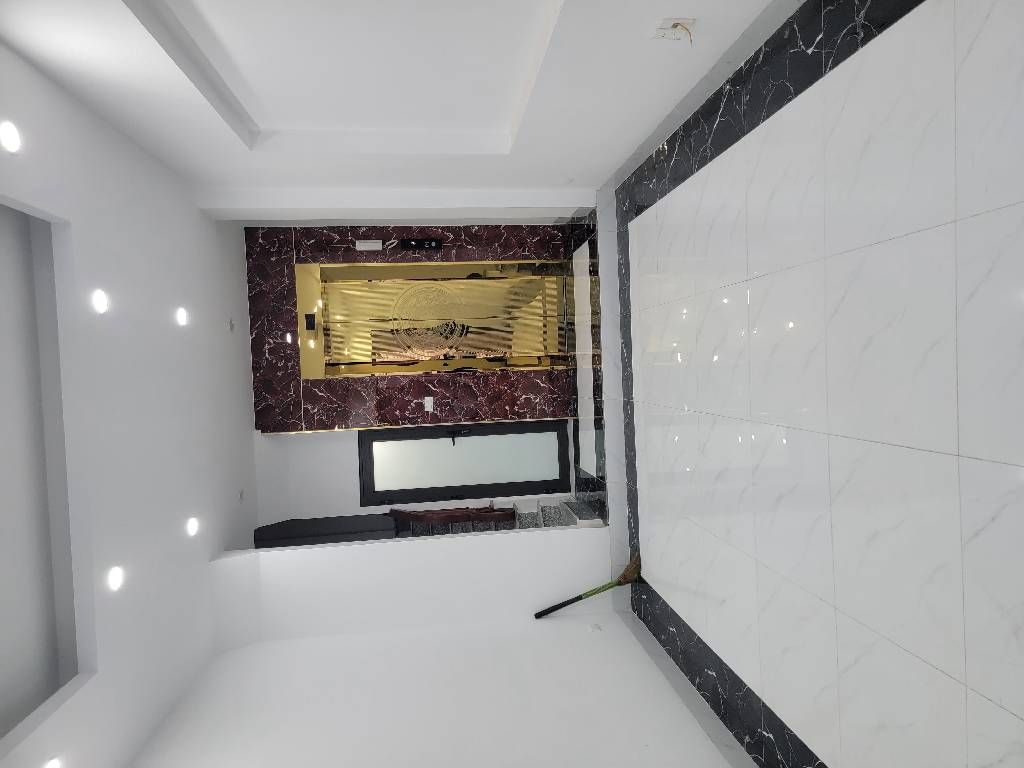 Bán nhà Thúy Lĩnh - diện tích 30m2 6 tầng - Ô TÔ ĐỖ CỔNG - giá 7,2 tỷ