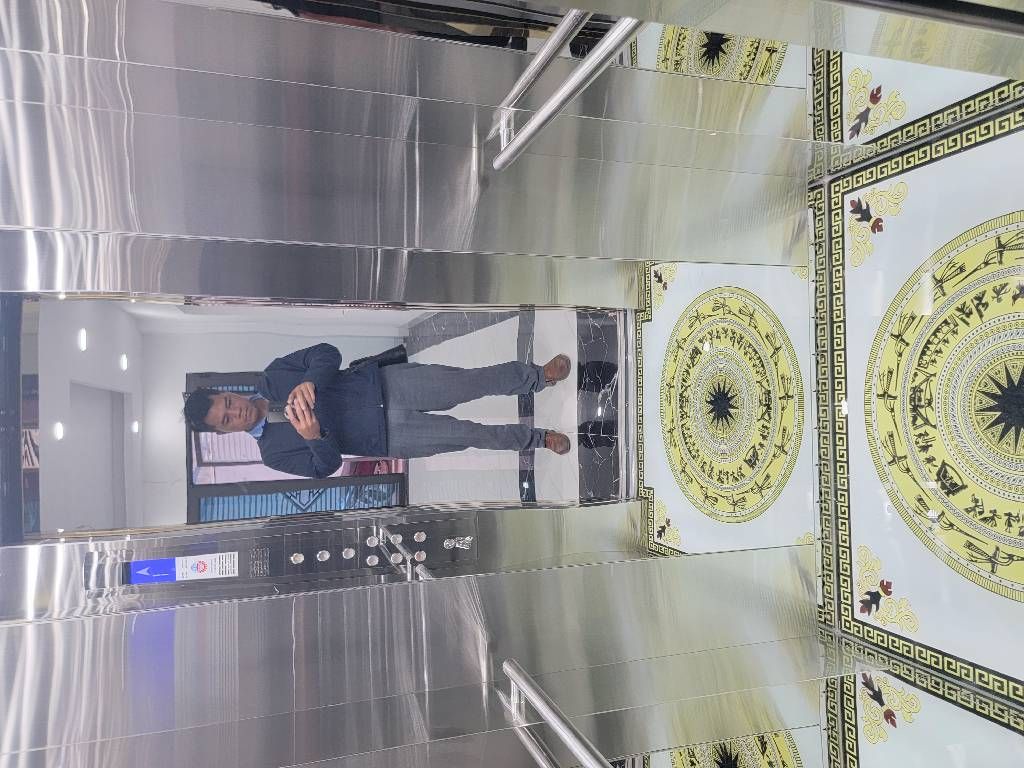 Bán nhà Thúy Lĩnh - diện tích 30m2 6 tầng - Ô TÔ ĐỖ CỔNG - giá 7,2 tỷ