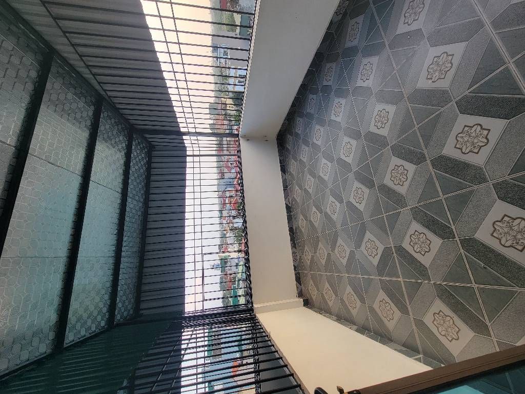 Bán nhà Thúy Lĩnh - diện tích 30m2 6 tầng - Ô TÔ ĐỖ CỔNG - giá 7,2 tỷ