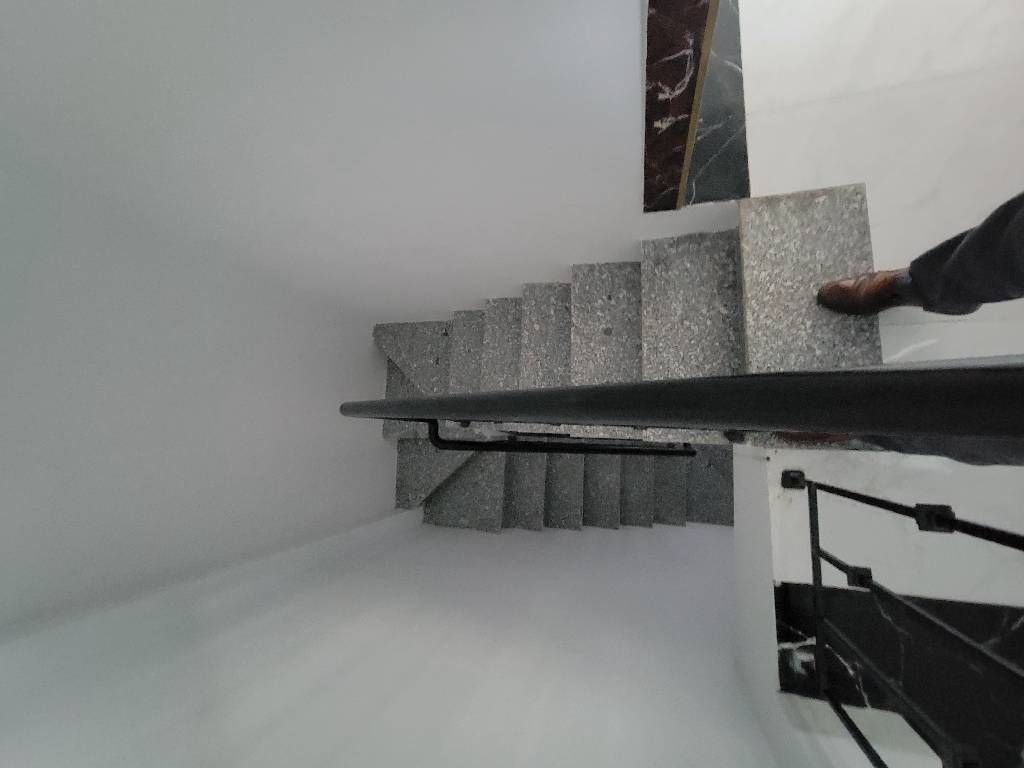 Bán nhà Thúy Lĩnh - diện tích 30m2 6 tầng - Ô TÔ ĐỖ CỔNG - giá 7,2 tỷ