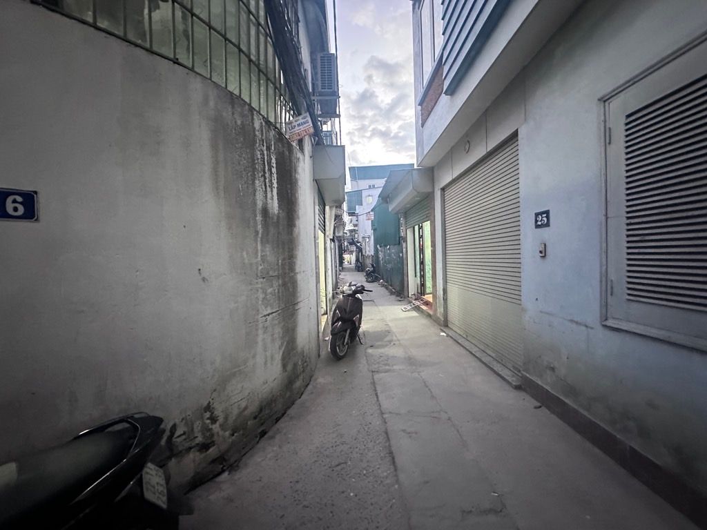 Bán nhà Lĩnh Nam - diện tích 40m2 2 tầng - Nhà đẹp ở ngay - giá 3,6 tỷ