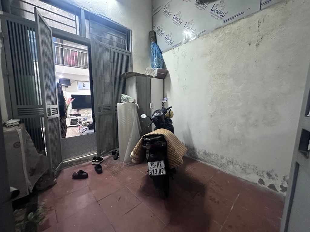 Bán nhà Lĩnh Nam - diện tích 40m2 2 tầng - Nhà đẹp ở ngay - giá 3,6 tỷ