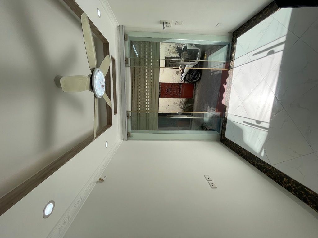 Bán nhà Thanh Lân - diện tích 24m2 5 tầng - Ngõ 3 gác tránh - giá 4,25 tỷ