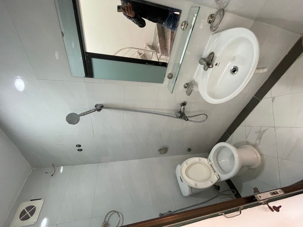 Bán nhà Thanh Lân - diện tích 24m2 5 tầng - Ngõ 3 gác tránh - giá 4,25 tỷ