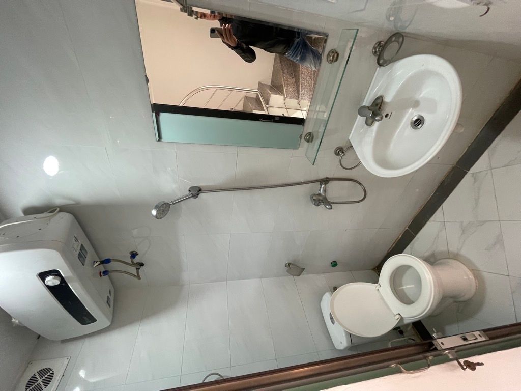 Bán nhà Thanh Lân - diện tích 24m2 5 tầng - Ngõ 3 gác tránh - giá 4,25 tỷ