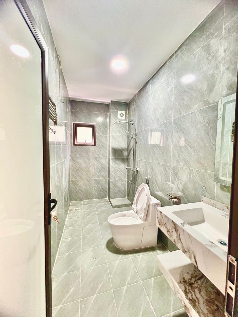 Bán nhà Nguyễn Khoái - diện tích 40m2 5 tầng - Ô tô đỗ cửa - giá 7,5 tỷ