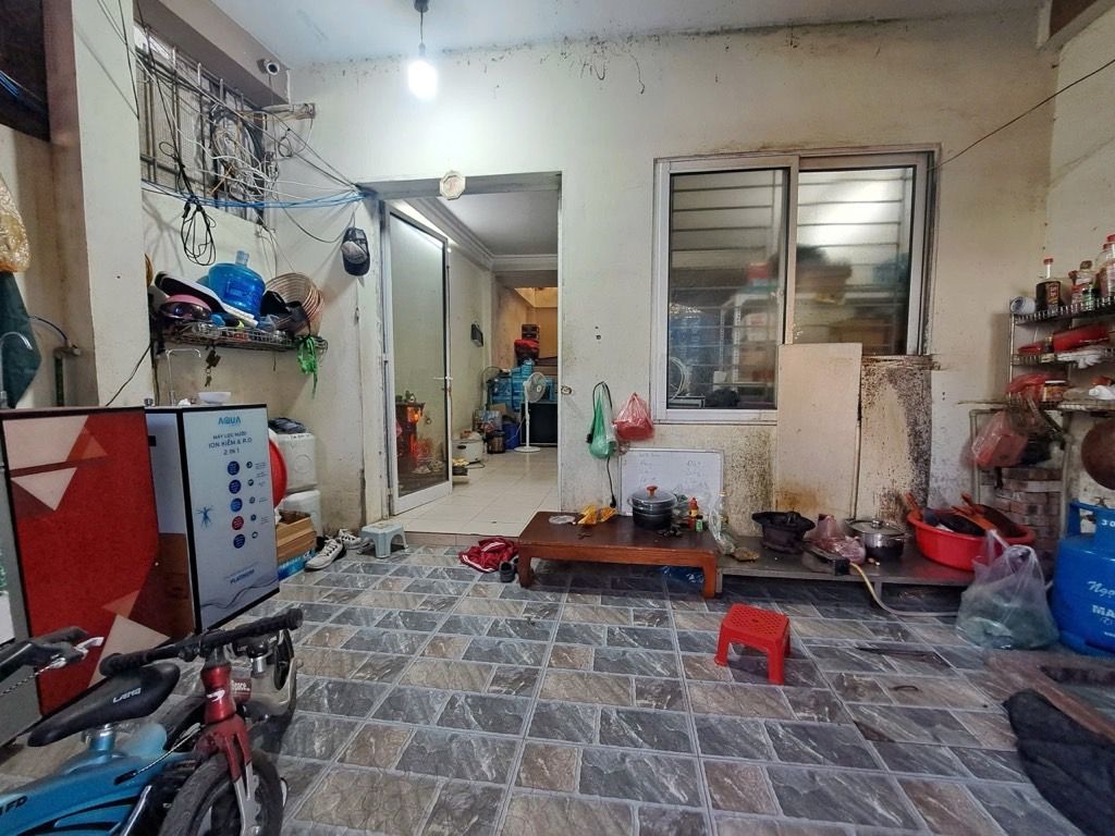 Bán nhà Giải Phóng - diện tích 50m2 2 tầng - Ô TÔ VÀO NHÀ - giá 2,1 tỷ