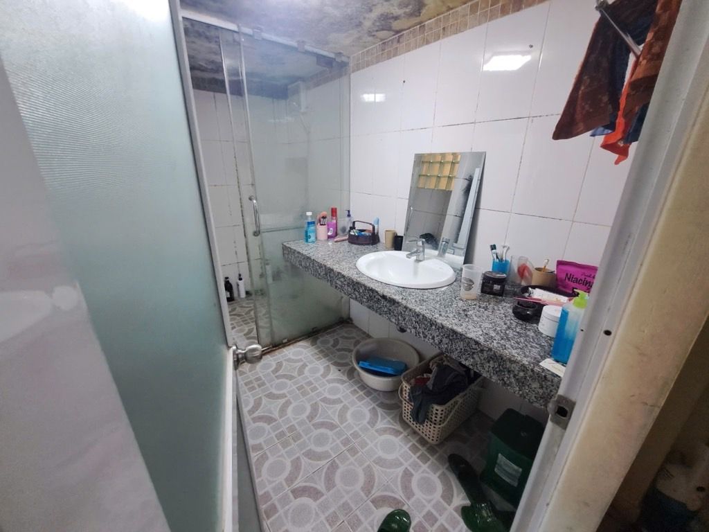 Bán nhà Giải Phóng - diện tích 50m2 2 tầng - Ô TÔ VÀO NHÀ - giá 2,1 tỷ