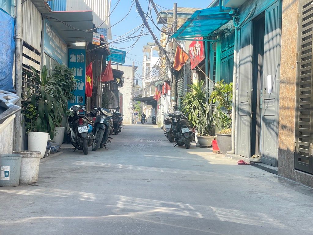 Bán nhà Giải Phóng - diện tích 60m2 1 tầng - Ô TÔ VÀO NHÀ - giá 2,6 tỷ