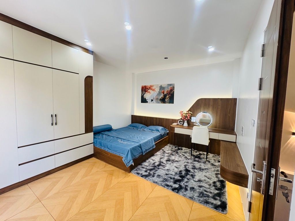 Bán nhà Lĩnh Nam - diện tích 30m2 5 tầng - Ngõ Ô tô - giá 8,4 tỷ