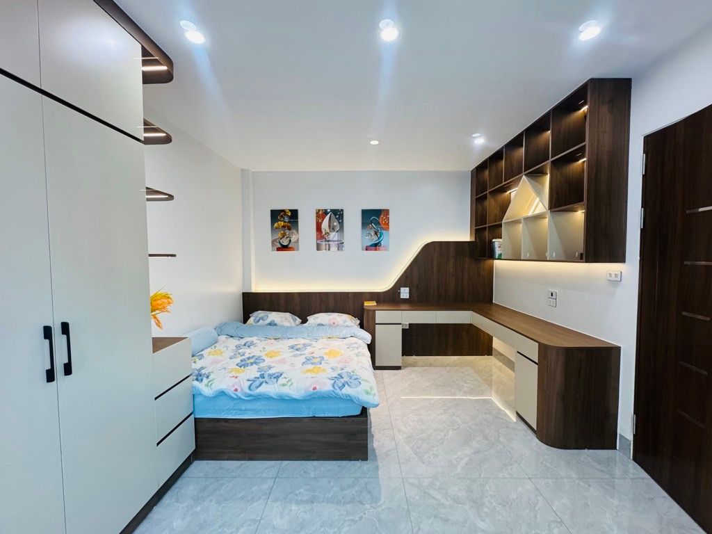 Bán nhà Lĩnh Nam - diện tích 30m2 5 tầng - Ngõ Ô tô - giá 8,4 tỷ