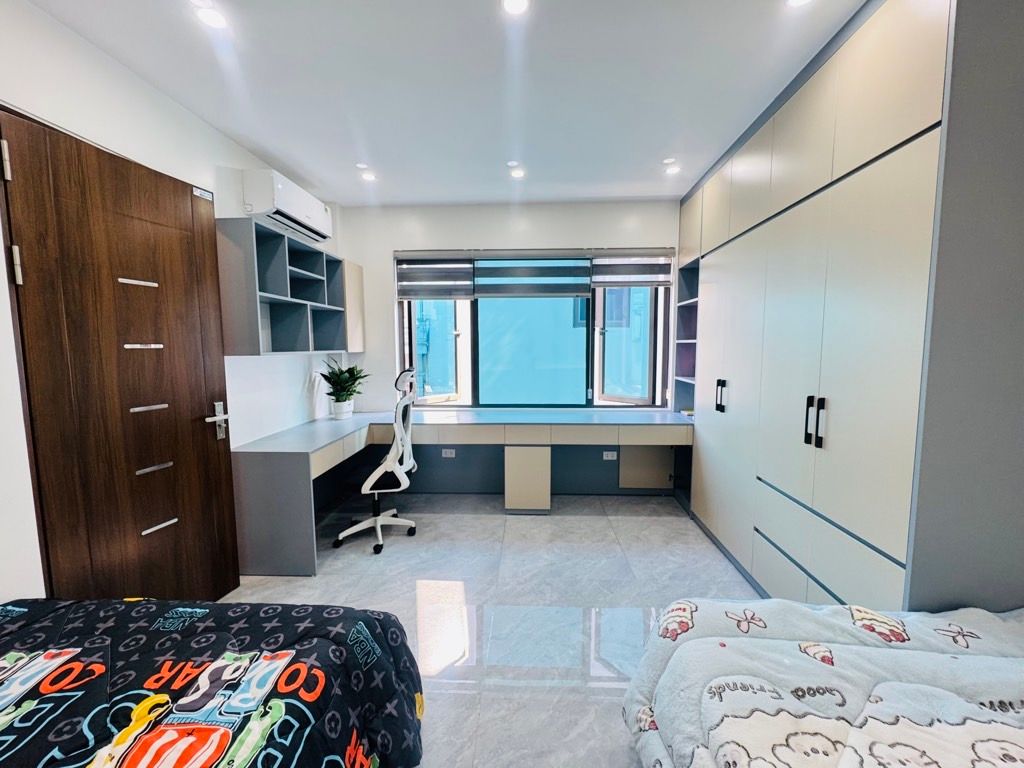 Bán nhà Lĩnh Nam - diện tích 30m2 5 tầng - Ngõ Ô tô - giá 8,4 tỷ