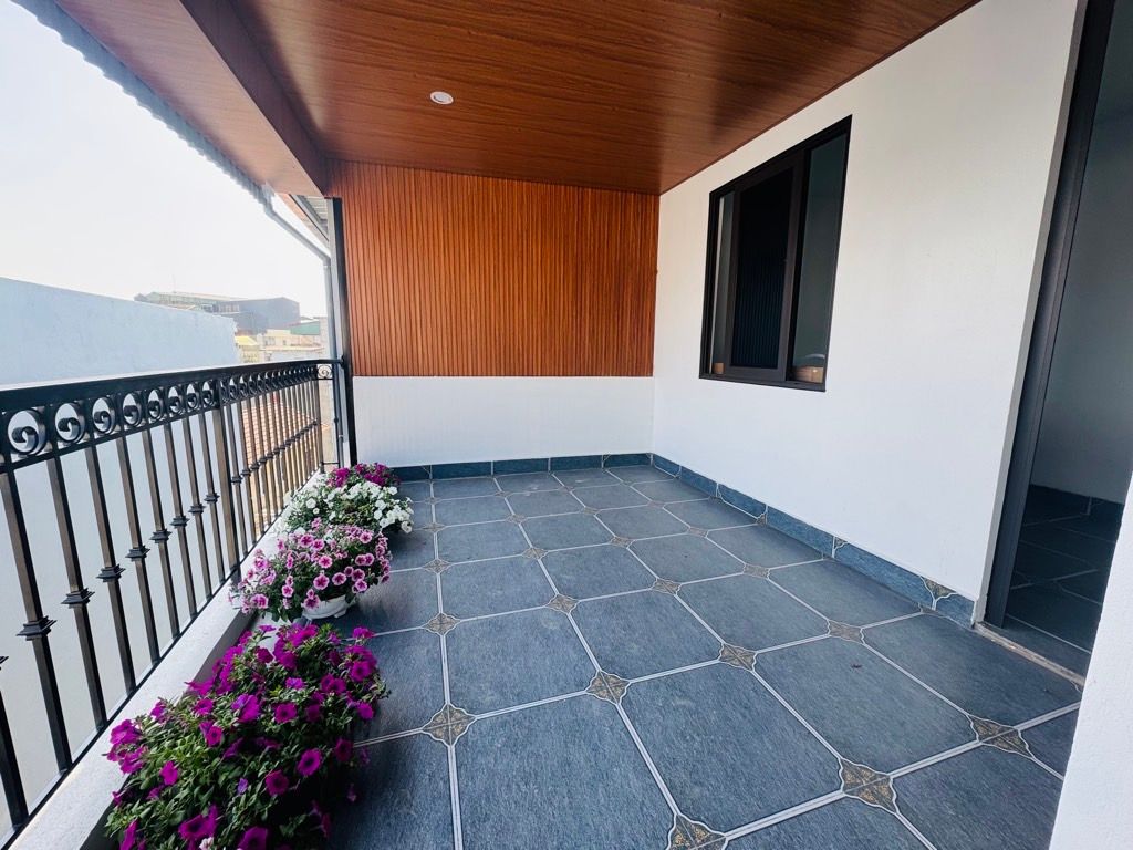 Bán nhà Lĩnh Nam - diện tích 30m2 5 tầng - Ngõ Ô tô - giá 8,4 tỷ