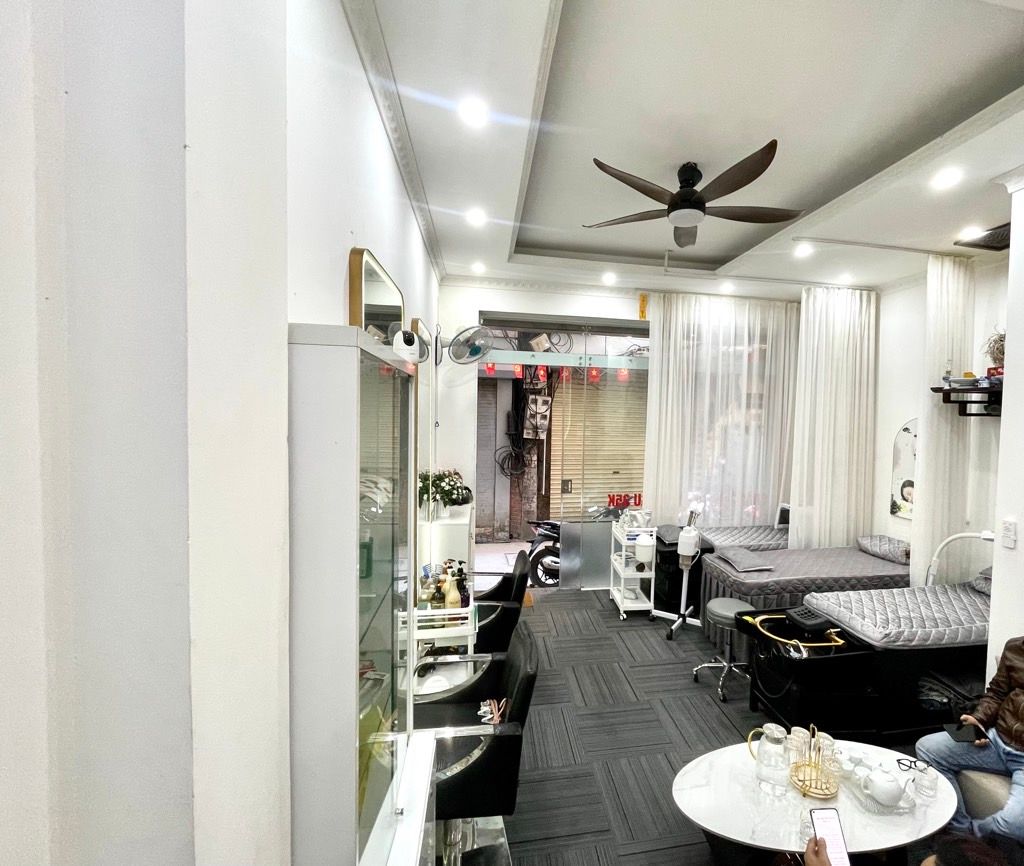 Bán nhà Tôn Thất Tùng - diện tích 33m2 6 tầng - Thang máy - giá 13,8 tỷ