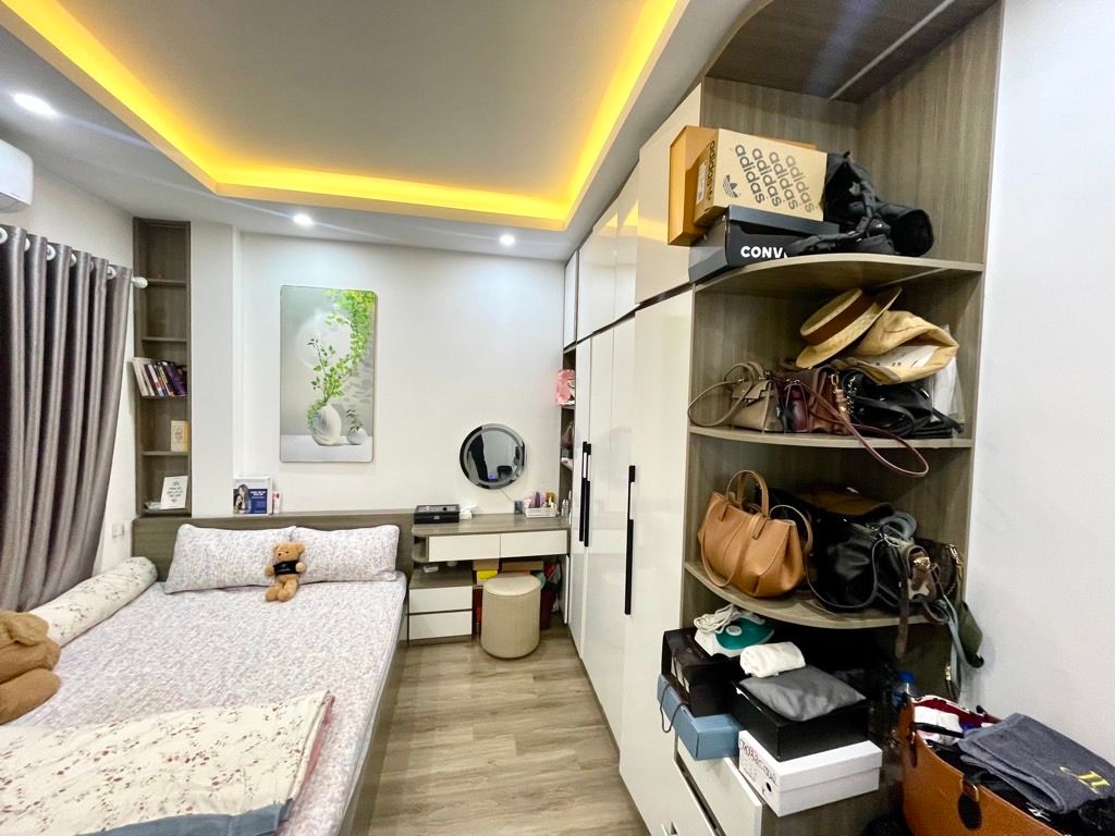 Bán nhà Tôn Thất Tùng - diện tích 33m2 6 tầng - Thang máy - giá 13,8 tỷ