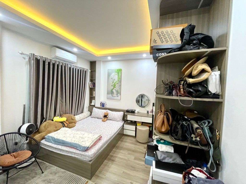 Bán nhà Tôn Thất Tùng - diện tích 33m2 6 tầng - Thang máy - giá 13,8 tỷ