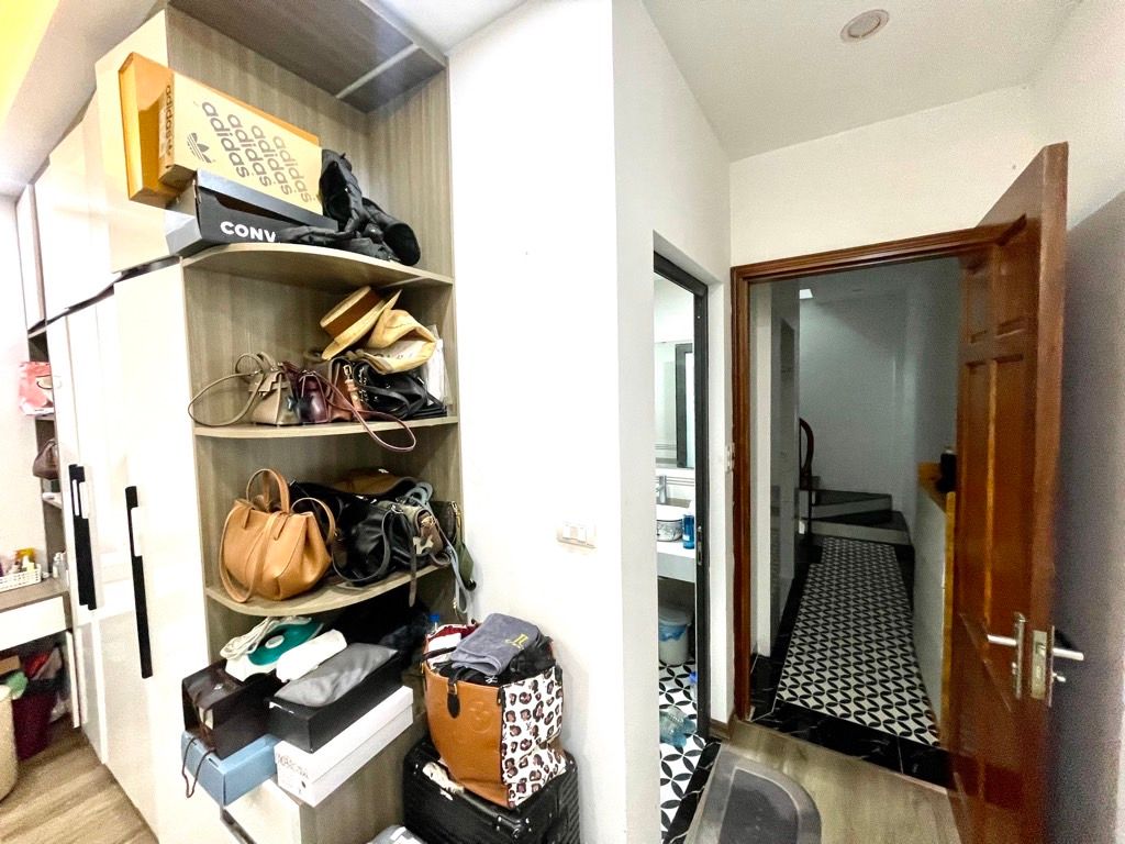 Bán nhà Tôn Thất Tùng - diện tích 33m2 6 tầng - Thang máy - giá 13,8 tỷ