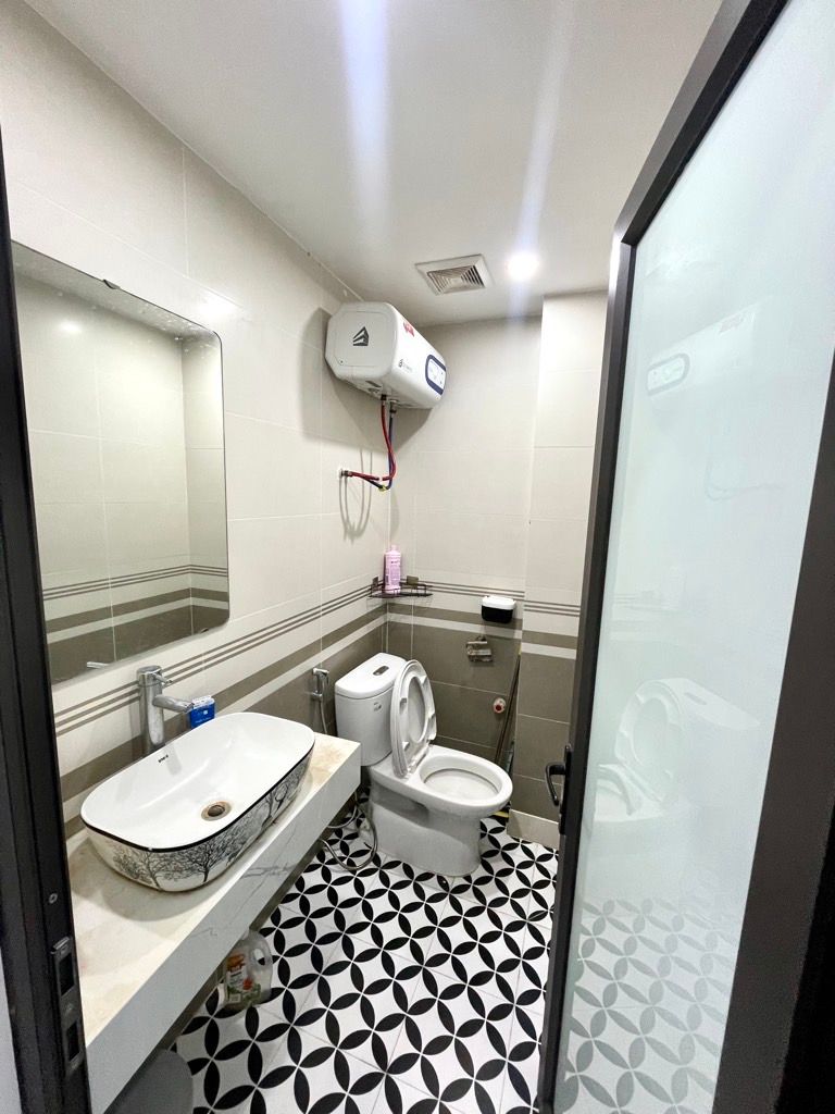 Bán nhà Tôn Thất Tùng - diện tích 33m2 6 tầng - Thang máy - giá 13,8 tỷ