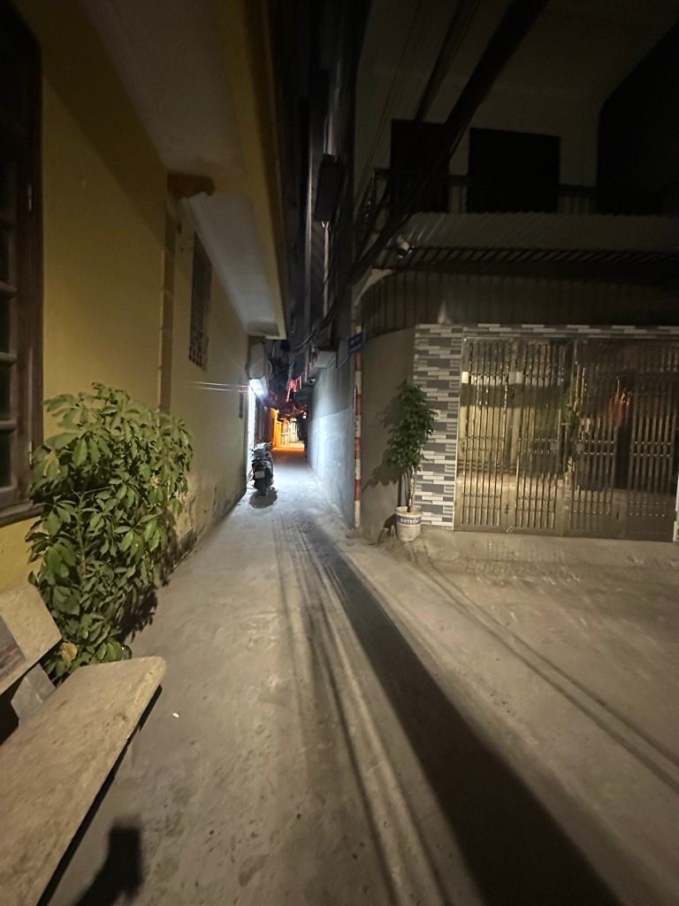 Bán nhà Đông Thiên - diện tích 27m2 5 tầng - vị trí đẹp cách mặt ngõ thông Ô TÔ khoảng chừng 50m - giá 4,2 tỷ