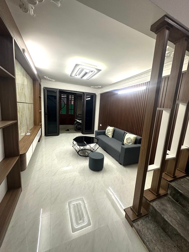 Bán nhà Đông Thiên - diện tích 27m2 5 tầng - vị trí đẹp cách mặt ngõ thông Ô TÔ khoảng chừng 50m - giá 4,2 tỷ