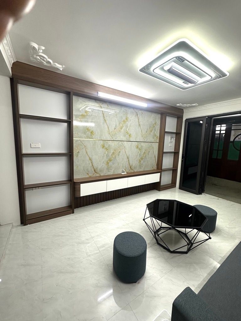 Bán nhà Đông Thiên - diện tích 27m2 5 tầng - vị trí đẹp cách mặt ngõ thông Ô TÔ khoảng chừng 50m - giá 4,2 tỷ