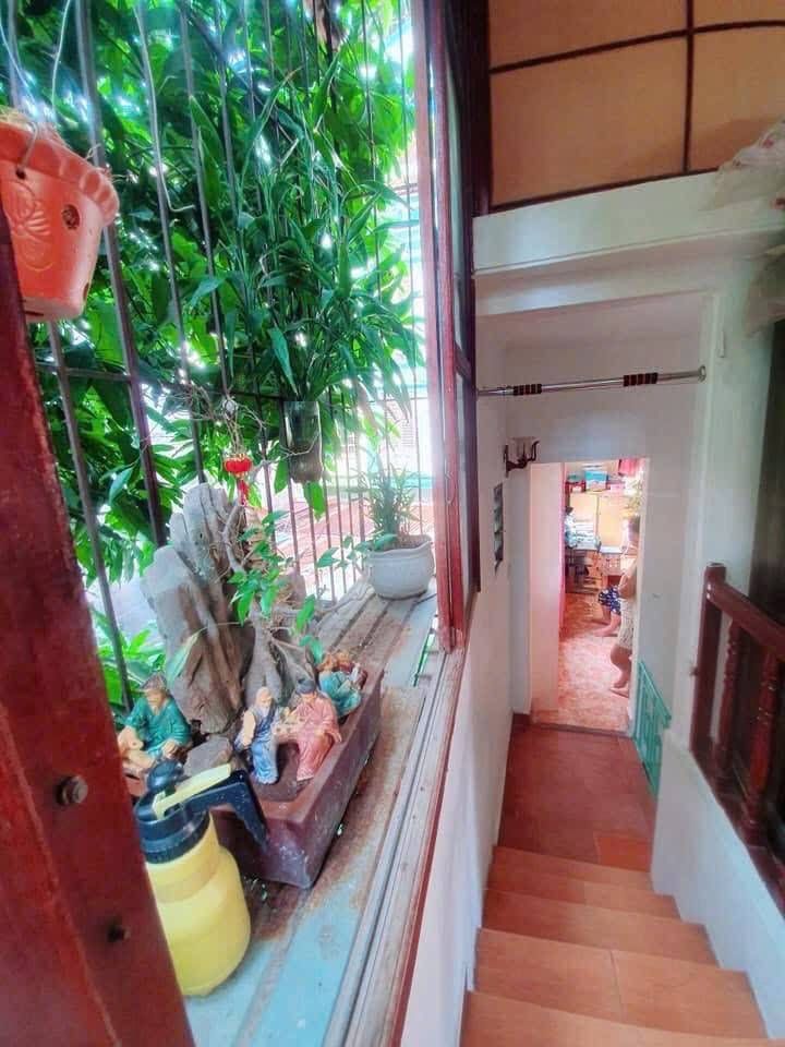 Bán nhà Lệnh Cư - diện tích 43m2 3 tầng - nhà đẹp, tổng 2 ngủ - giá 4,5 tỷ