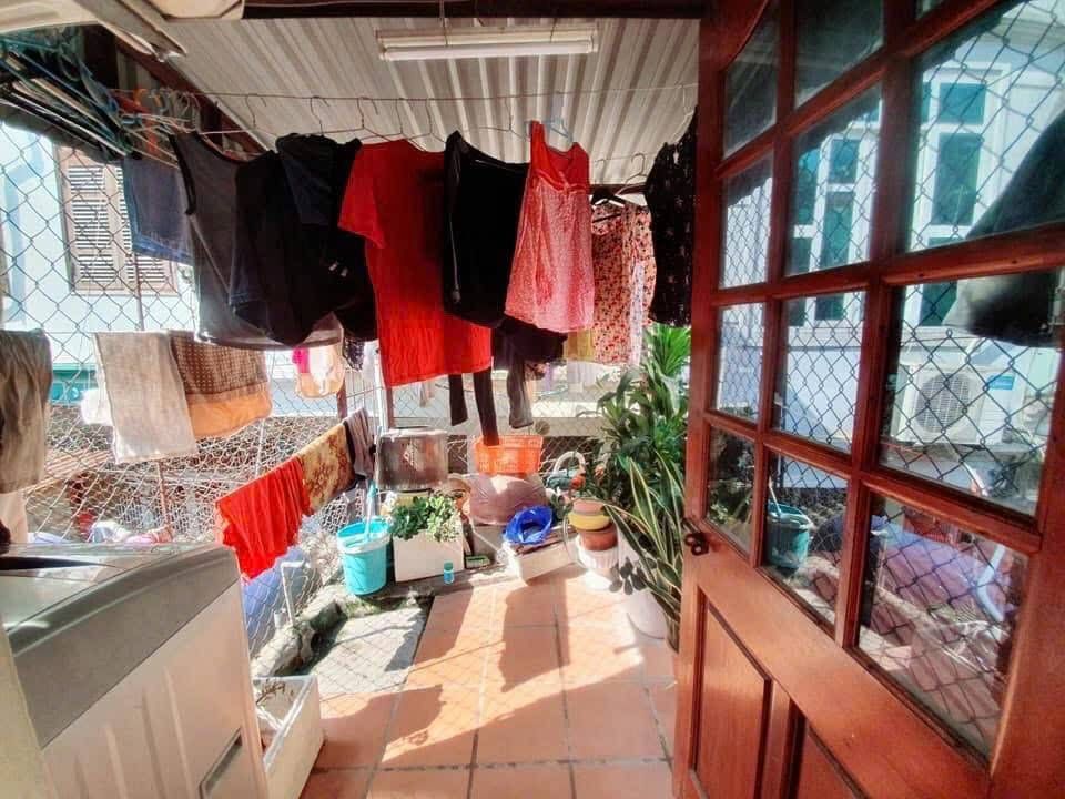 Bán nhà Lệnh Cư - diện tích 43m2 3 tầng - nhà đẹp, tổng 2 ngủ - giá 4,5 tỷ