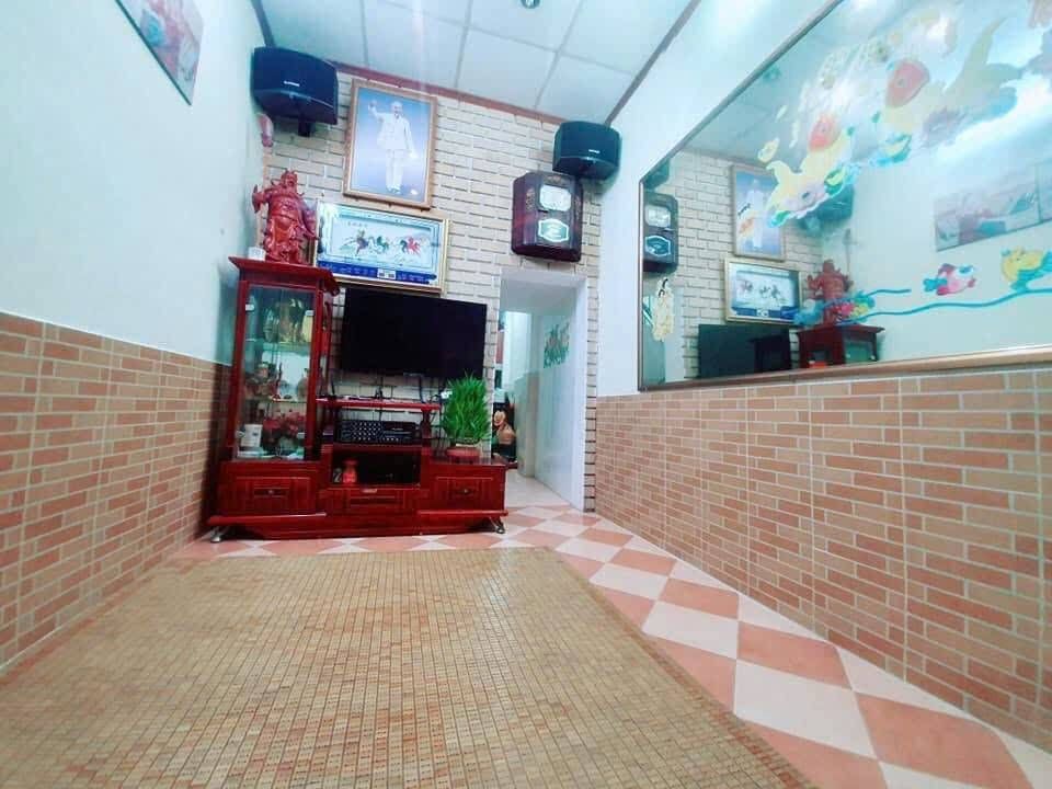 Bán nhà Lệnh Cư - diện tích 43m2 3 tầng - nhà đẹp, tổng 2 ngủ - giá 4,5 tỷ