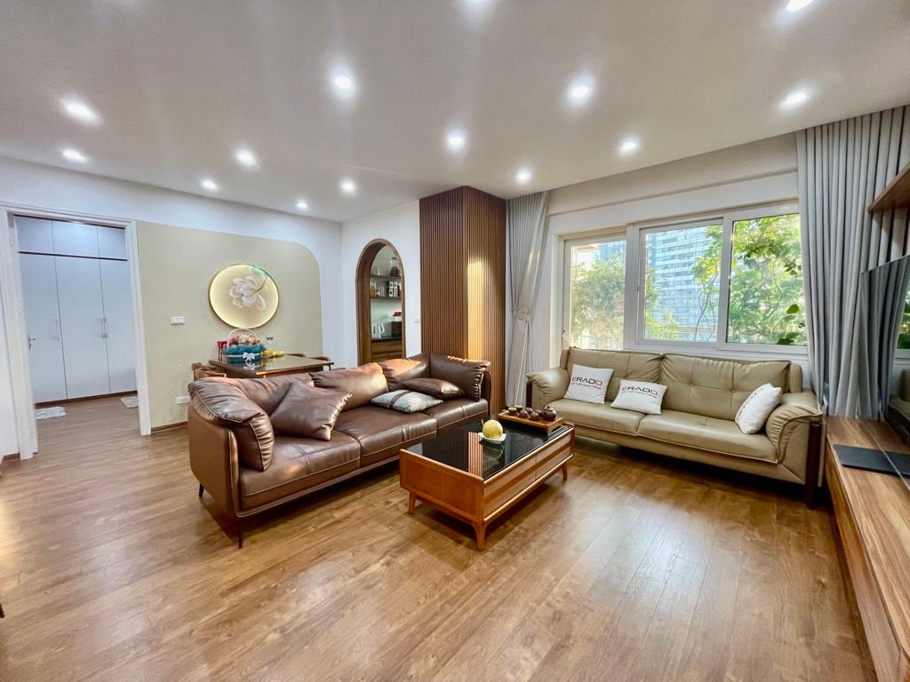 Bán nhà Hoàng Đạo Thúy - diện tích 110m2 1 tầng - Căn góc, giá 9,9 tỷ