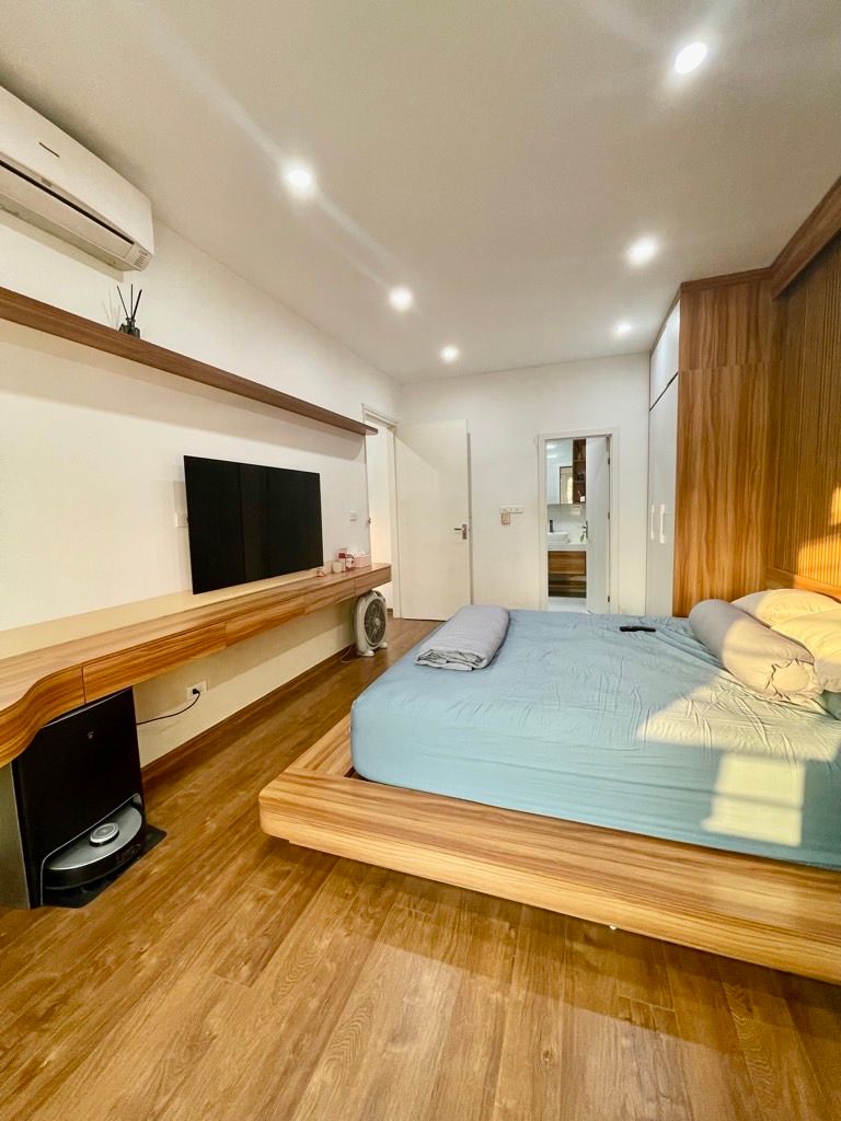 Bán nhà Hoàng Đạo Thúy - diện tích 110m2 1 tầng - Căn góc, giá 9,9 tỷ